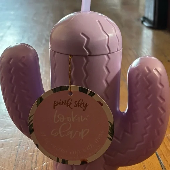 NWT Pink Sky “Lookin’ Sharp” Cactus Cup with straw. 
21oz. Capacity, plastic. - Picture 4 of 7
